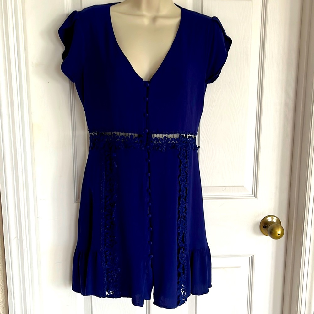 Lulu’s Short Sleeves Dress with some lace